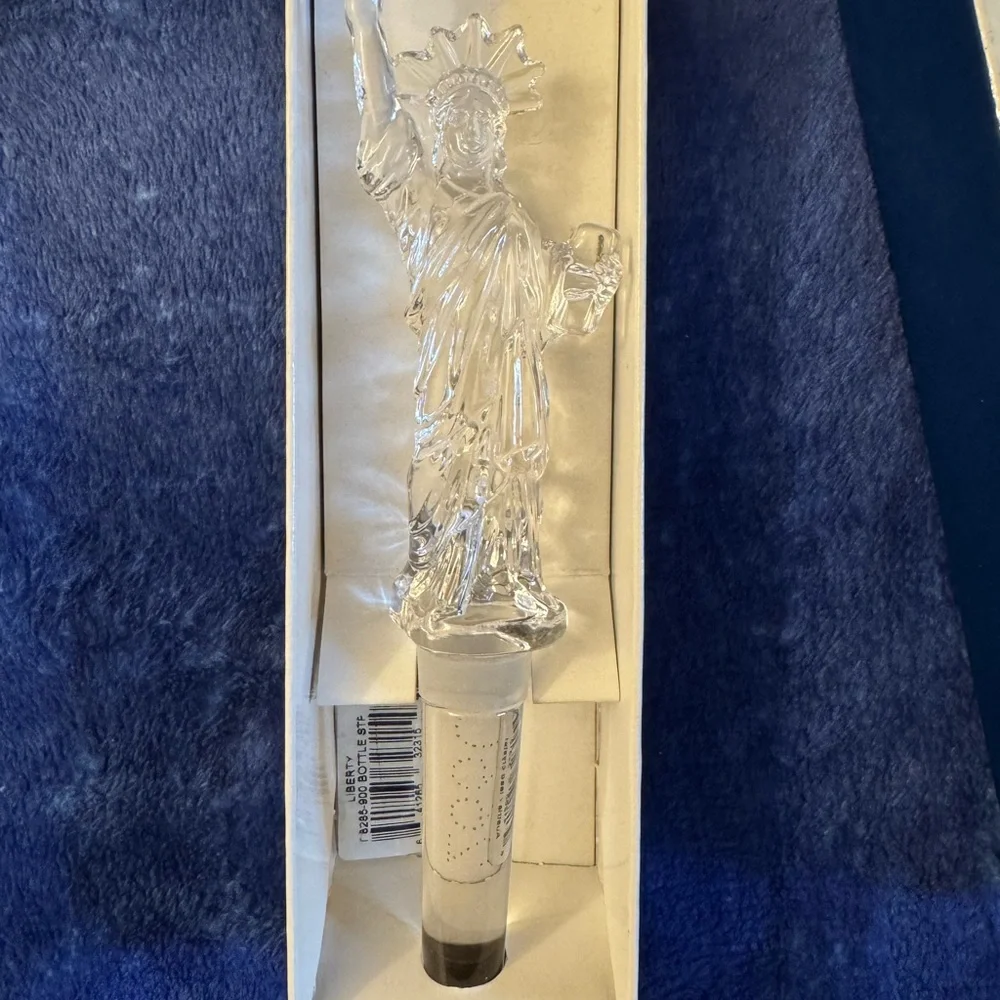 Mikasa Austrian lead crystal Statue of Liberty Freedom wine bottle stopper